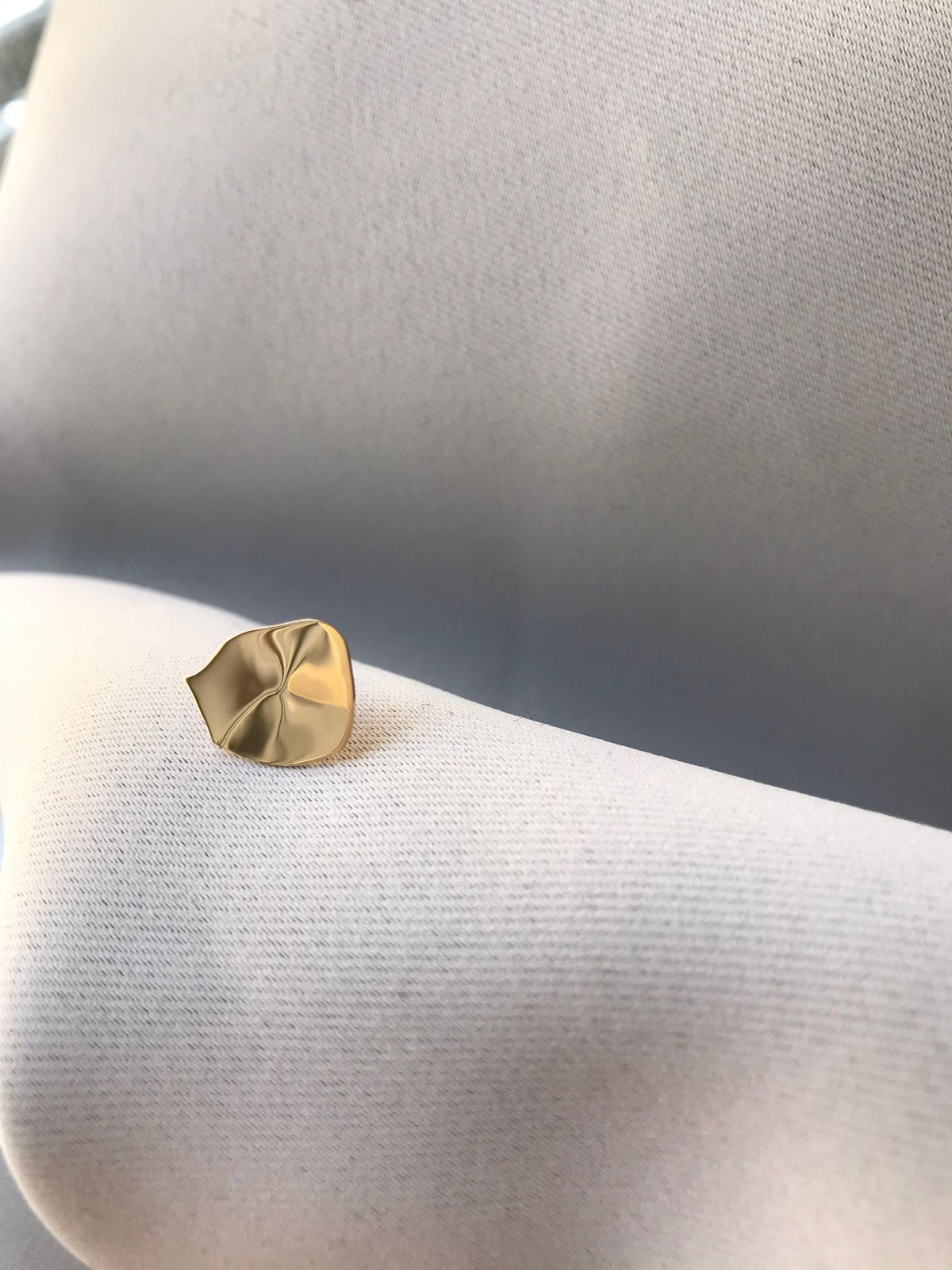 CLOUD 14K Gold Stud