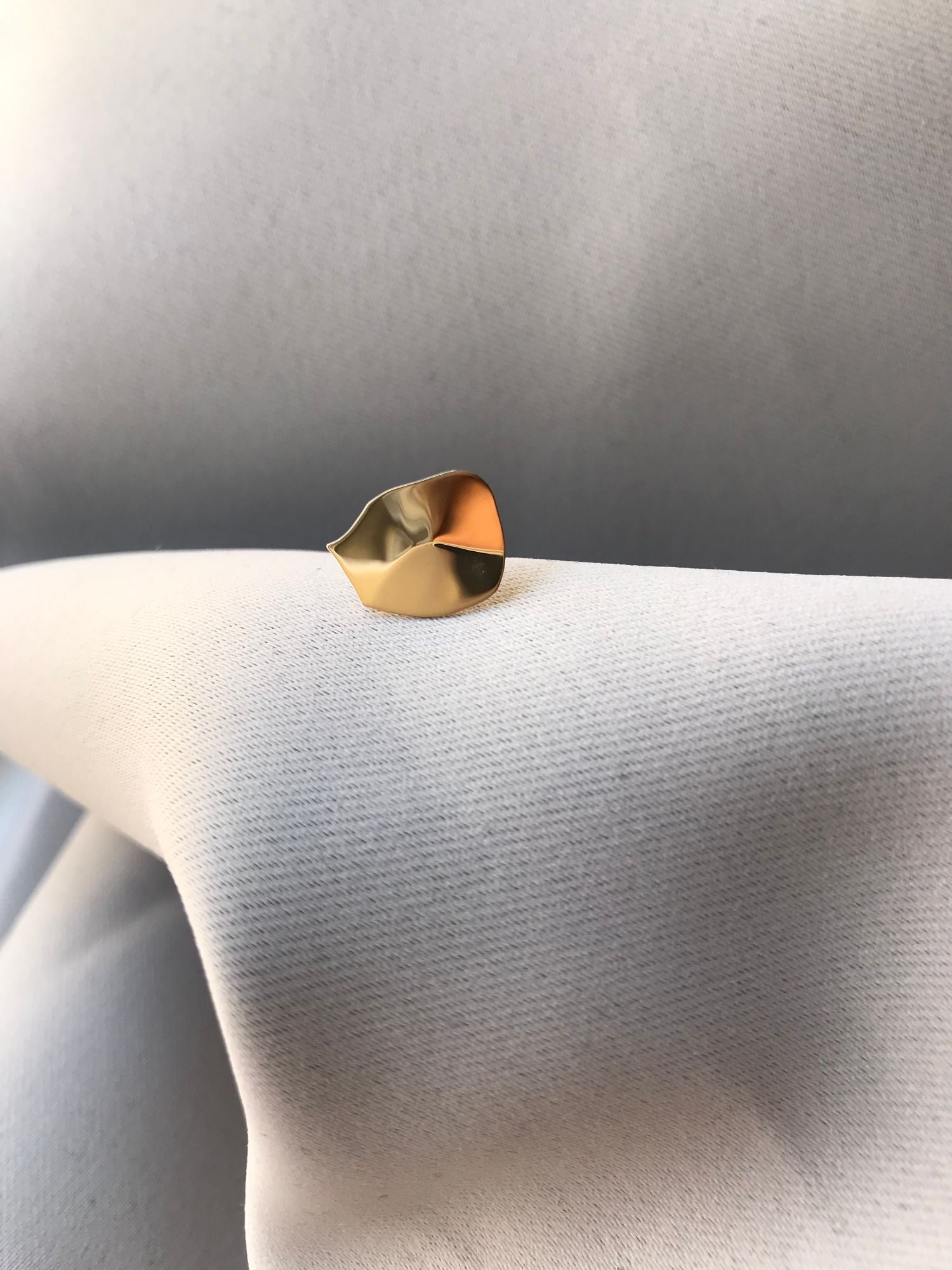 CLOUD 14K Gold Stud
