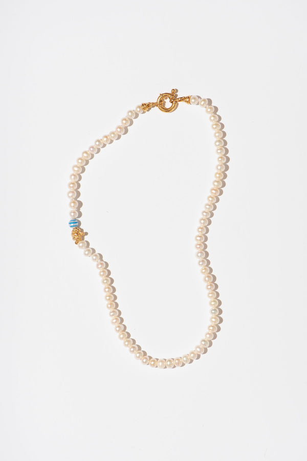 The Small Classic Blue Stripes Gold Plated Necklace w. Pearls
