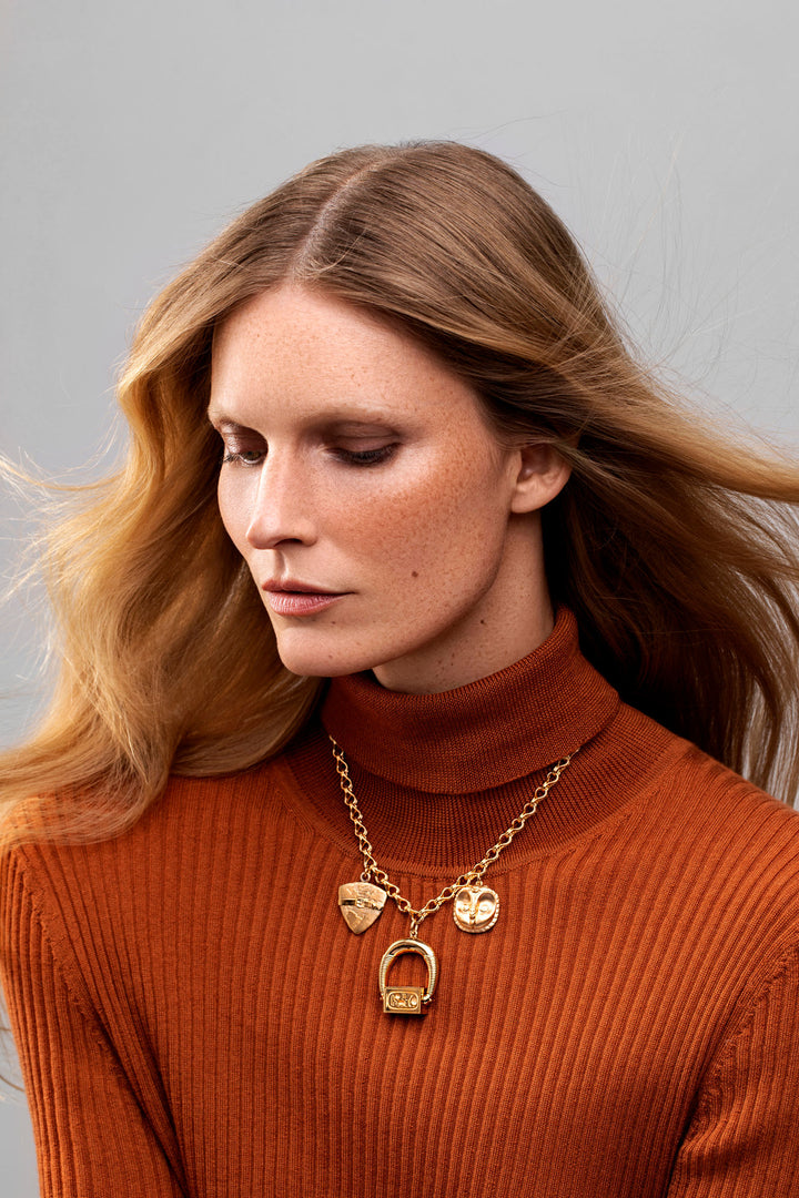 Futura Jewelry | Amulet 18K Gold Necklace