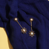 Mazahri | Cosmos Dangle Ohrringe aus 18K Gold I Diamant & Lapis