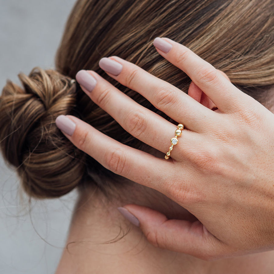Cosmic Dreams 18K Gold Ring w. Lab-Grown Diamond