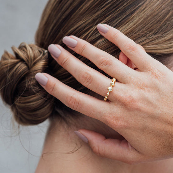 Cosmic Dreams 18K Gold Ring w. Lab-Grown Diamond