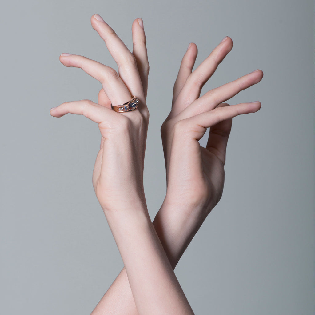 Dancing Blue 18K Rosegold Ring w. Topaz & Amethyst