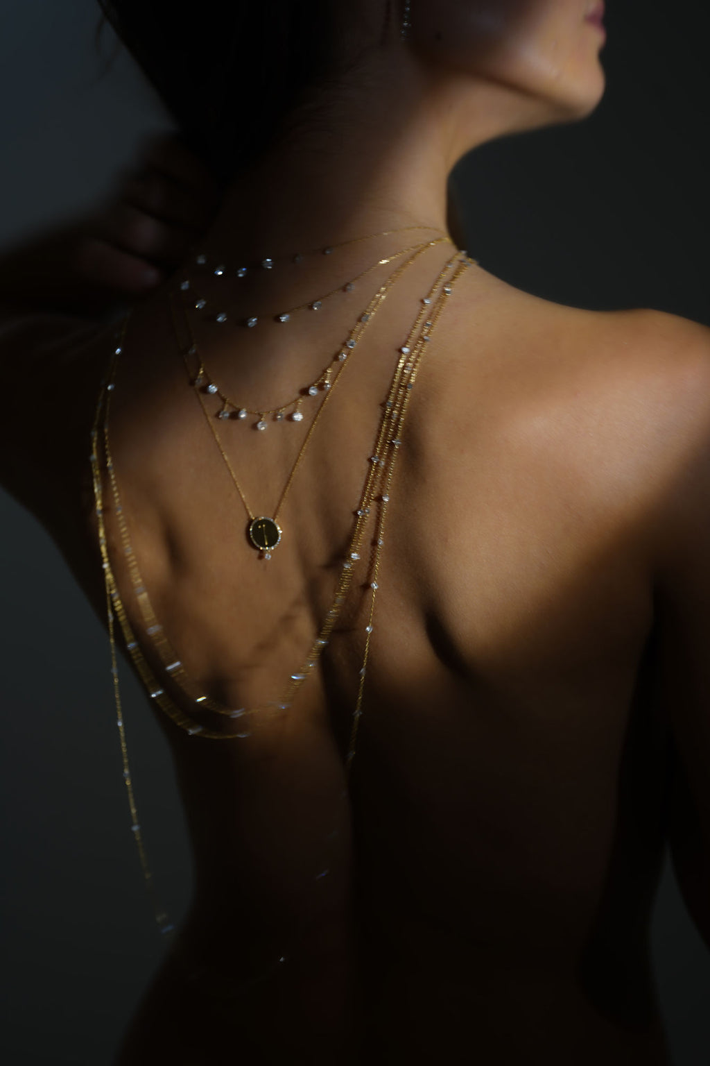 1 Medallion 18K Gold Necklace w. Diamonds