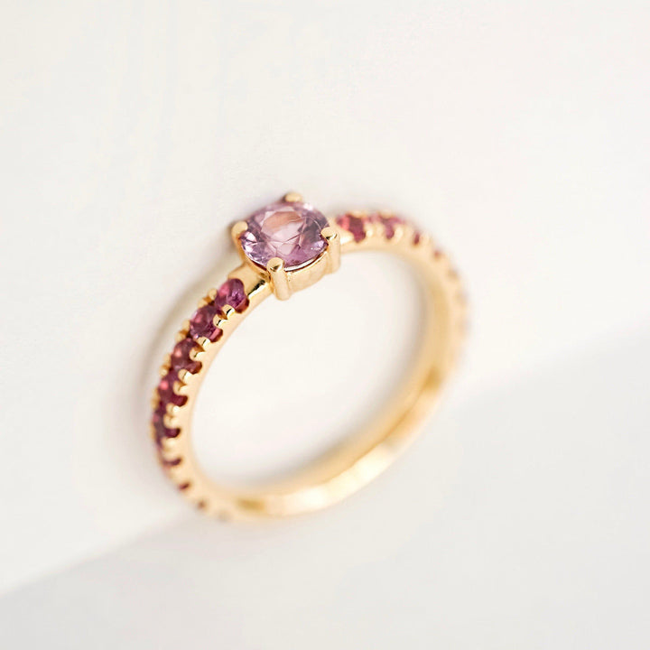 Candy Sweet Violet 18K Gold Ring w. Sapphires