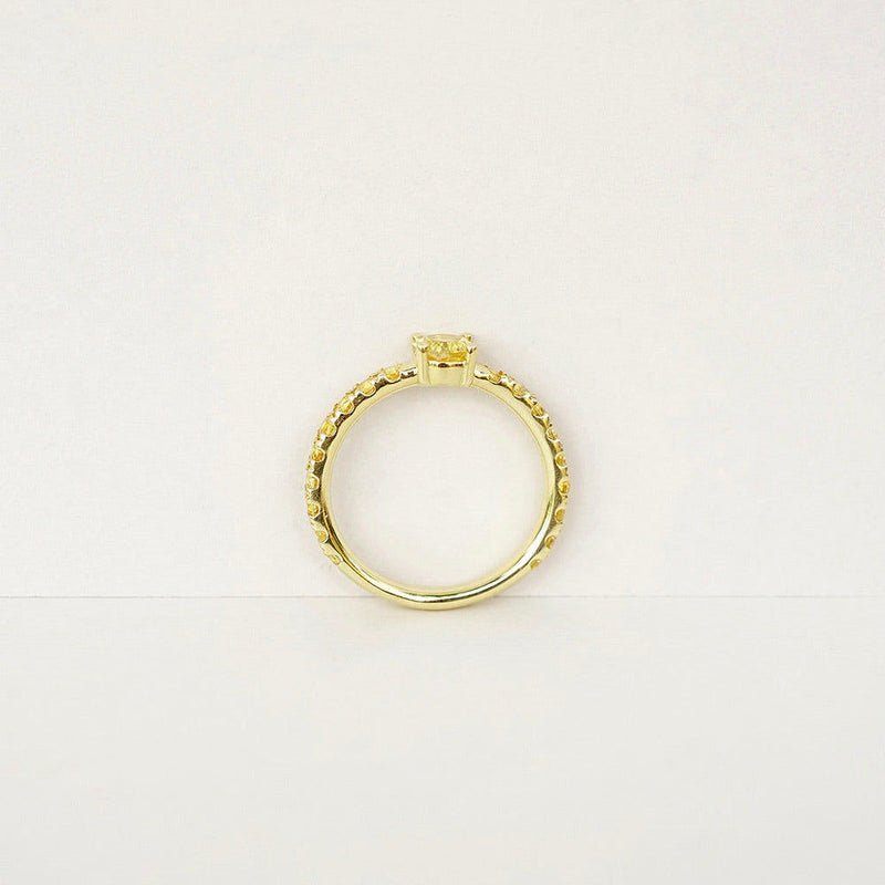 Candy Sweet Yellow 18K Gold Ring w. Sapphires