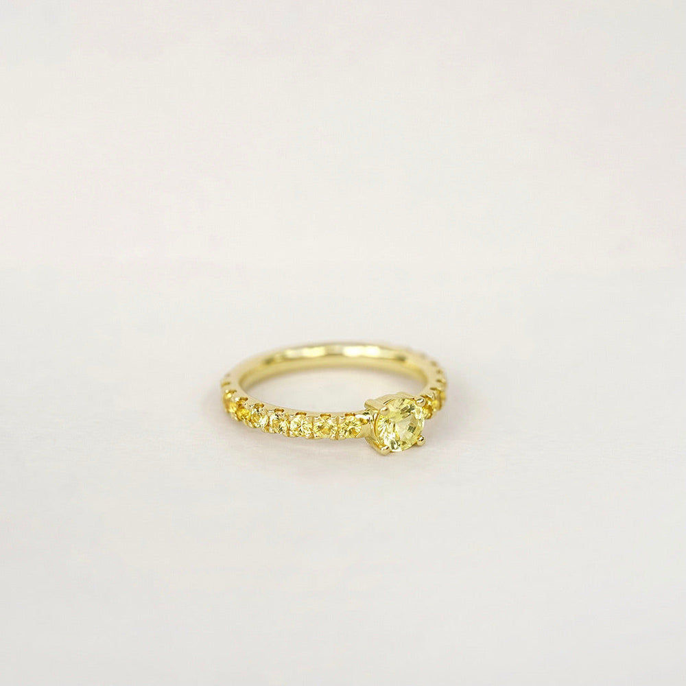 Candy Sweet Yellow 18K Gold Ring w. Sapphires