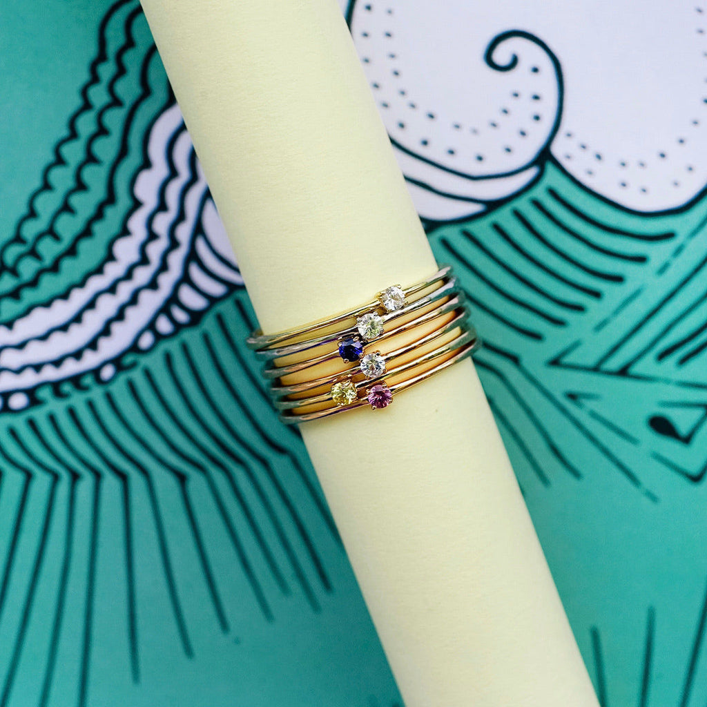 Essential Spring 18K Whitegold Ring w. Sapphire