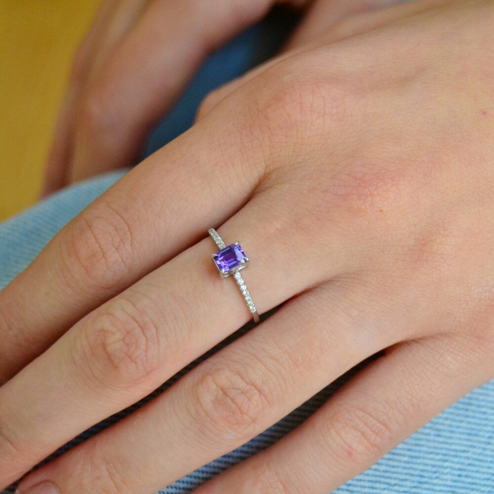 Dam Patayi 18K Whitegold Ring w. Sapphires