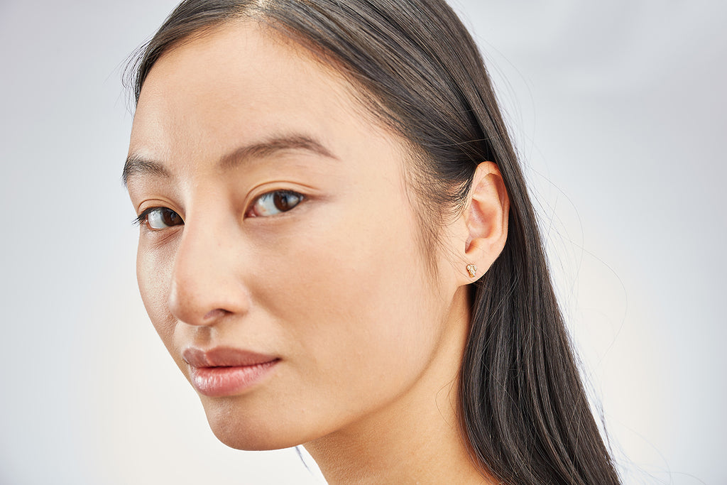 Nugget Ocean 9K Gold Studs w. Diamonds