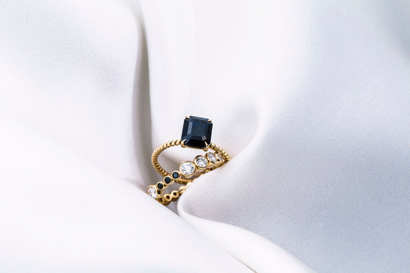 Delia White & Black 18K Gold Ring w. Diamonds