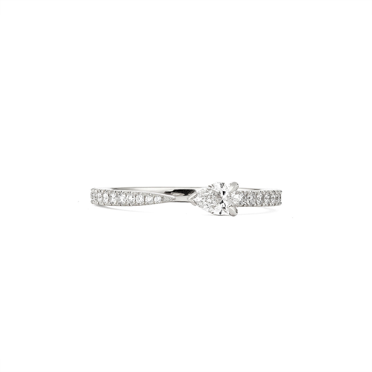 Drop 18K Whitegold Ring w. Diamonds