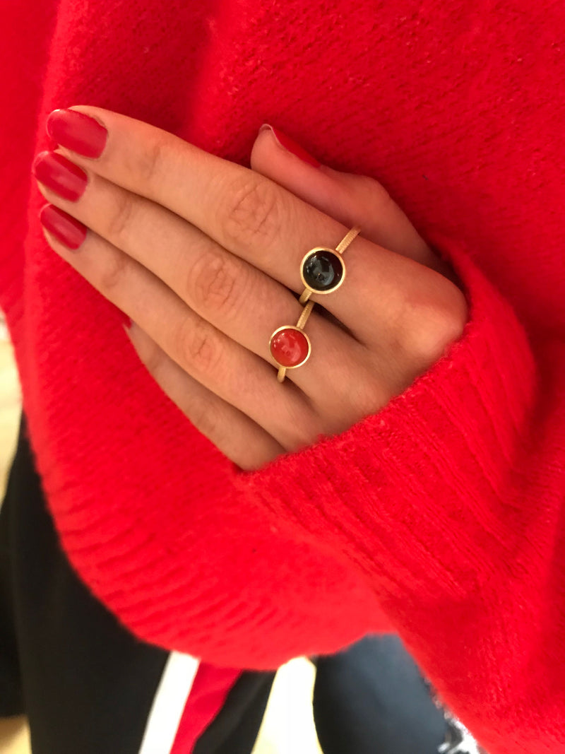 Small Pacific 18K Gold Ring w. Coral
