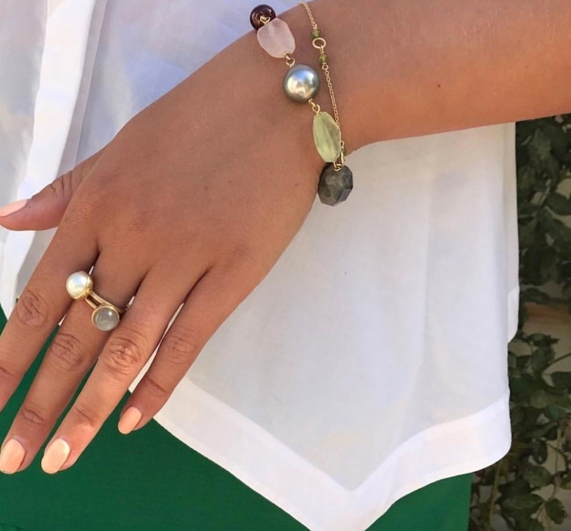Small Pacific 18K Gold Ring w. White Pearl