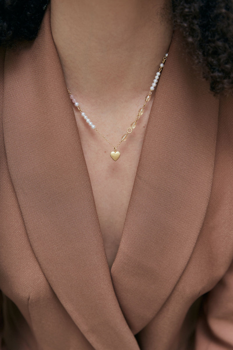 Piccolo Mellow Heart Goldkette aus 18K I 43cm I Perle, Quartz und Saphir