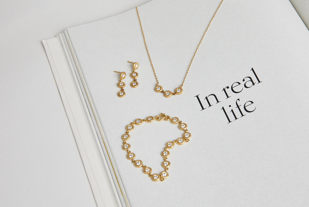 Glory 18K Gold Necklace w. Diamonds