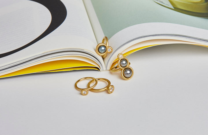 Large Glory 18K Gold Ring w. Diamond & Pearls