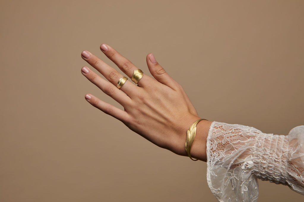 Aura Armreif aus 18K Gold