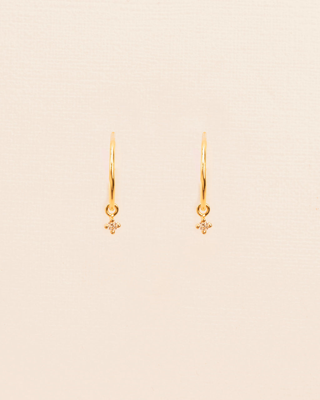 18K Gold Hoops w. dangling white Diamonds