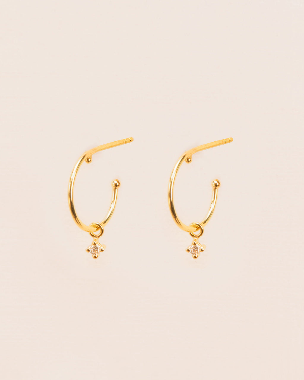18K Gold Hoops w. dangling white Diamonds