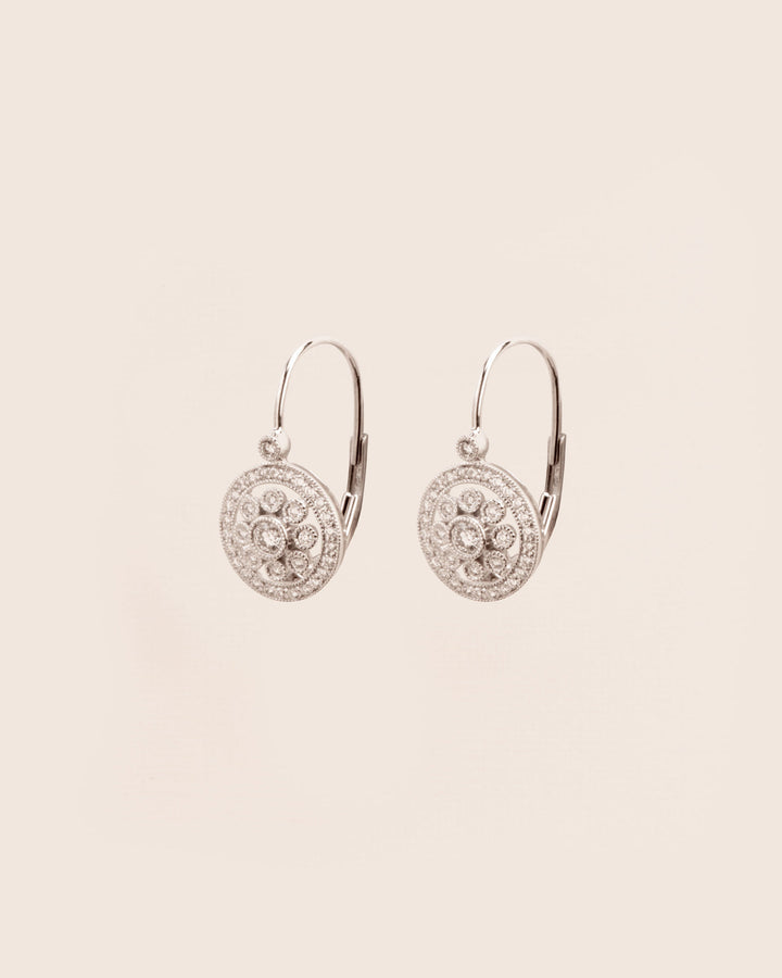 Leverback 18K Gold Earrings w. Diamond