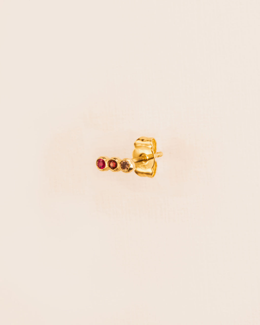 18K Gold Stud w. yellow Diamond, Ruby og Garnet