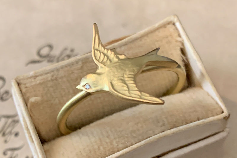 Hirondelle 18K Gold Ring w. Diamond