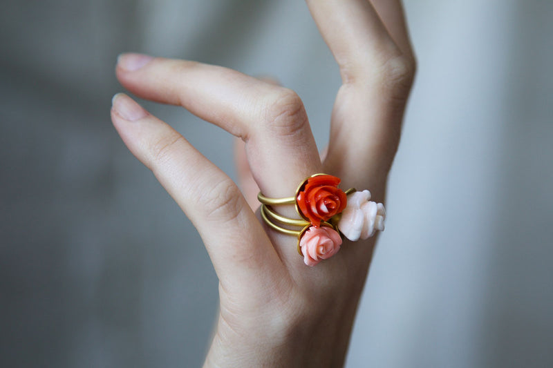 Champagne Moment 18K Gold Ring w. Coral