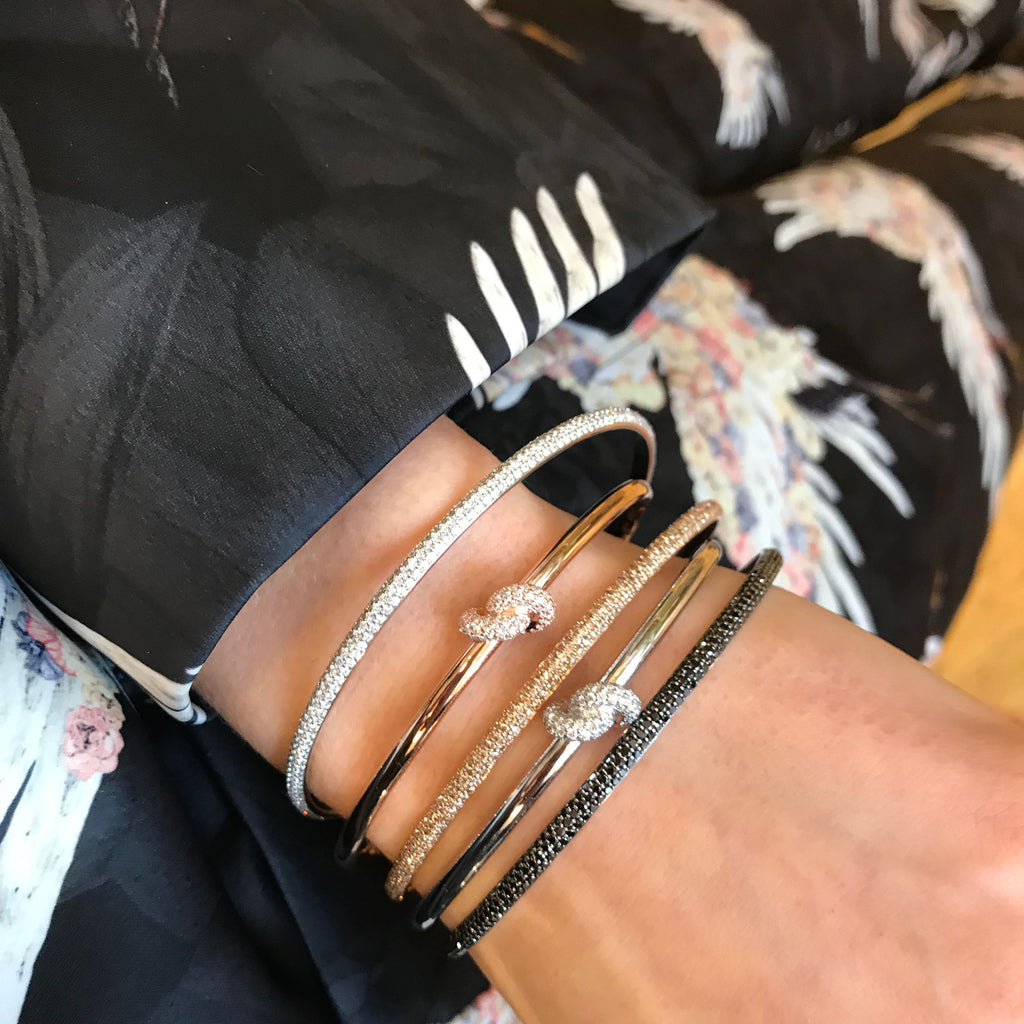 Legacy Knot 18K Whitegold Bangle w. Diamonds