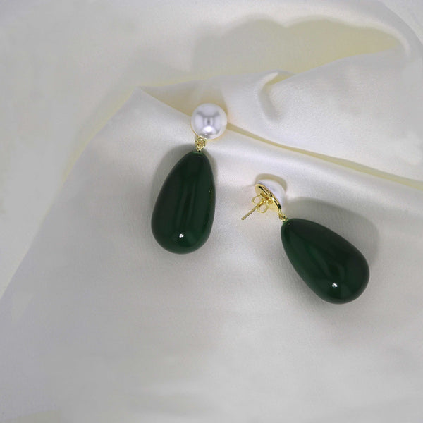 Tropfen-Ohrringe goldplattiert I Grün & Weiß