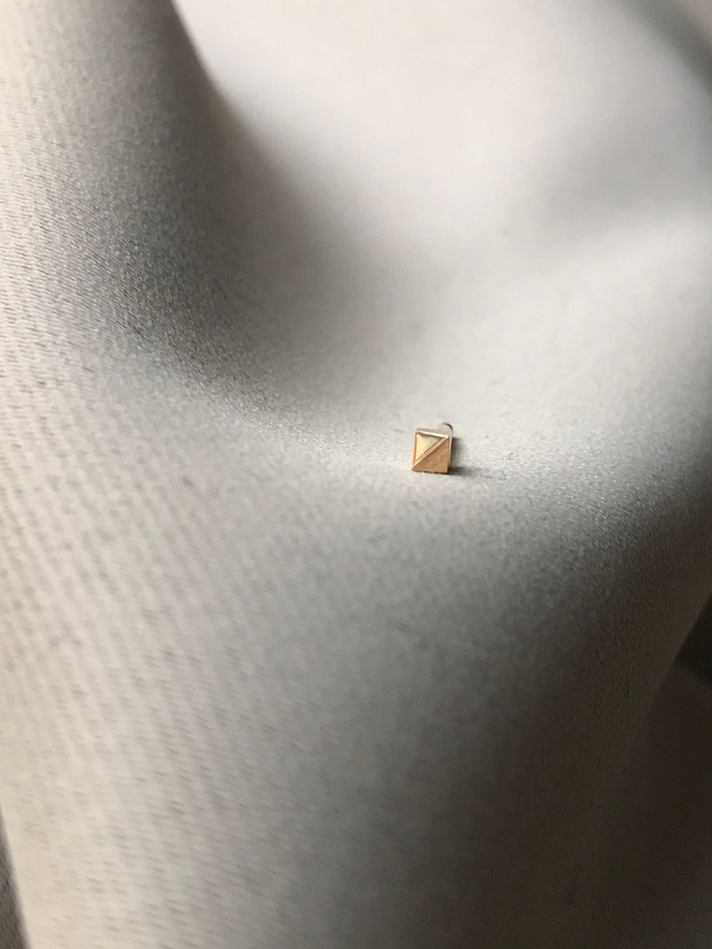 FACET Day/light 14K Gold Stud