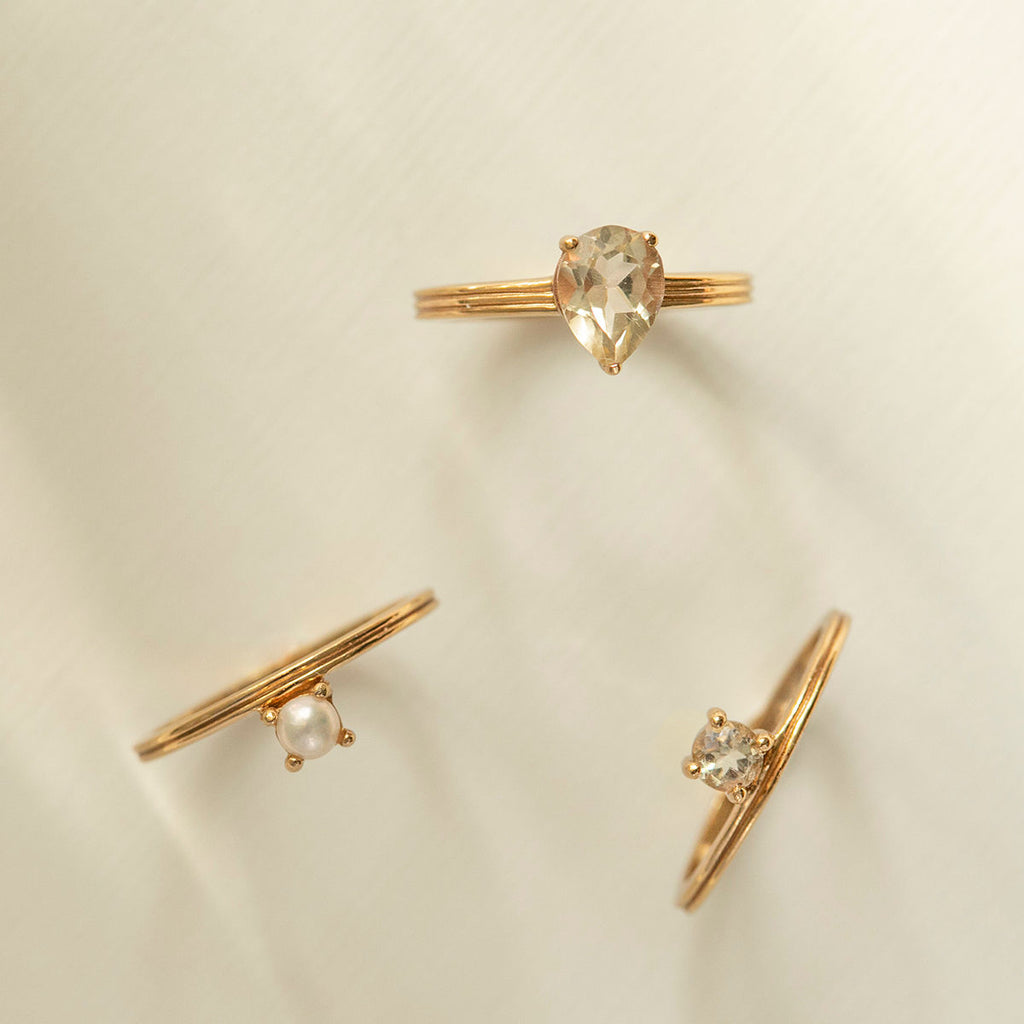 Unicorn 18K Gold Plated Ring w. Quartz