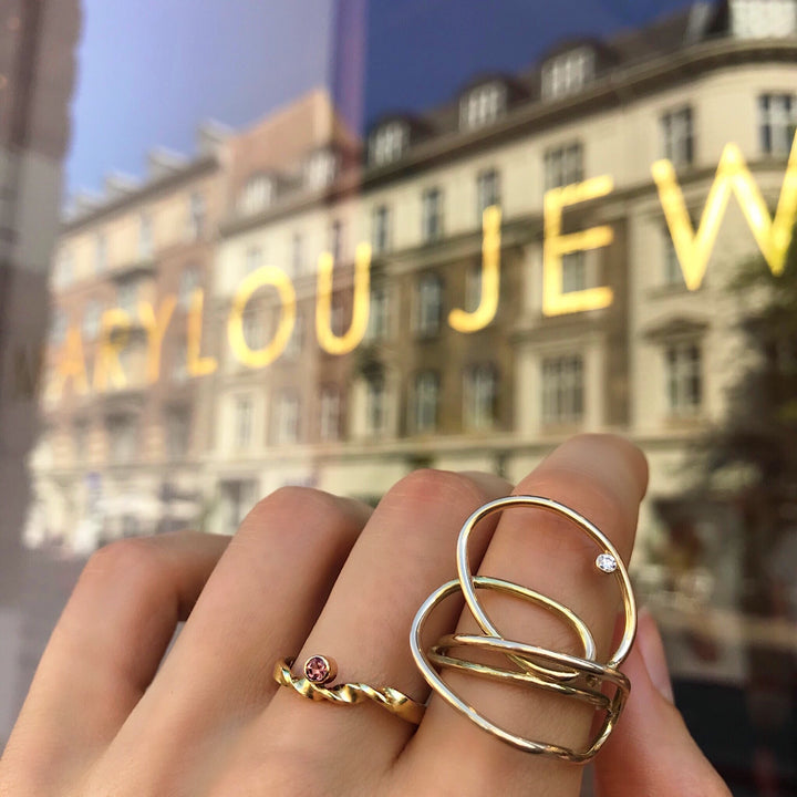 Fil d'or 14K Gold Ring w. Diamond