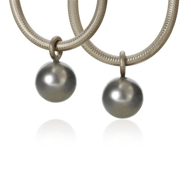 Globe Tahiti 18K Whitegold Pendants w. Pearl