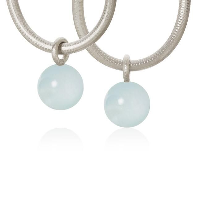 Globe Silver Pendants w. Aquamarines