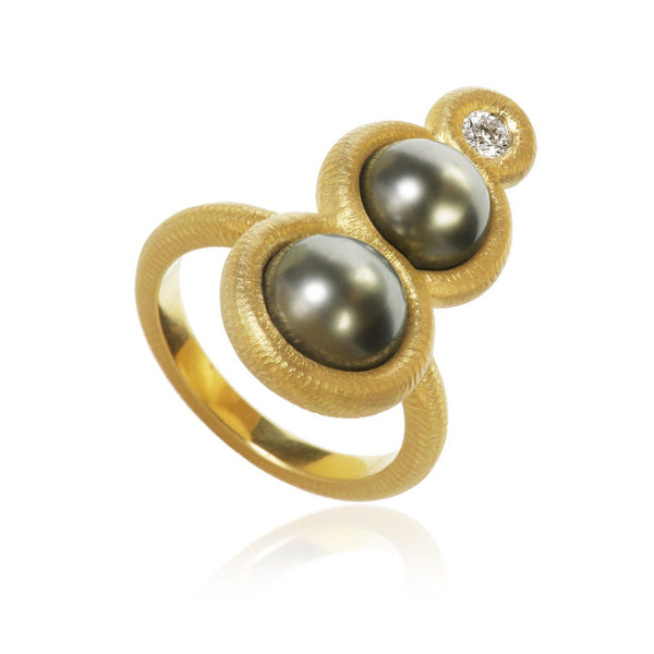 Large Glory 18K Gold Ring w. Diamond & Pearls
