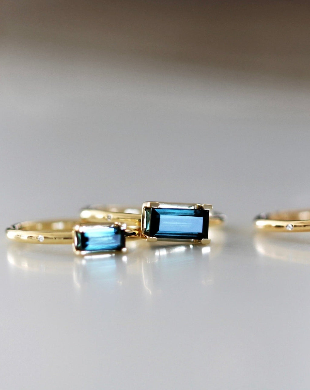 Nord London Blue 18K Gold Ring w. Topaz & Diamond