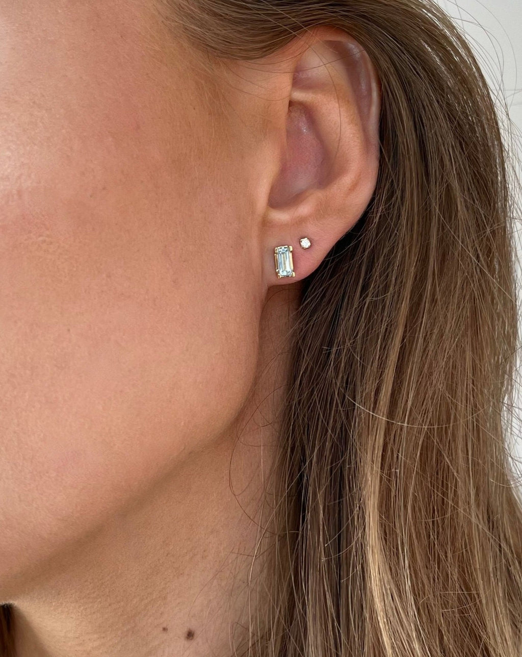 Nord Blue 18K Gold Stud w. Aquamarine & Diamond