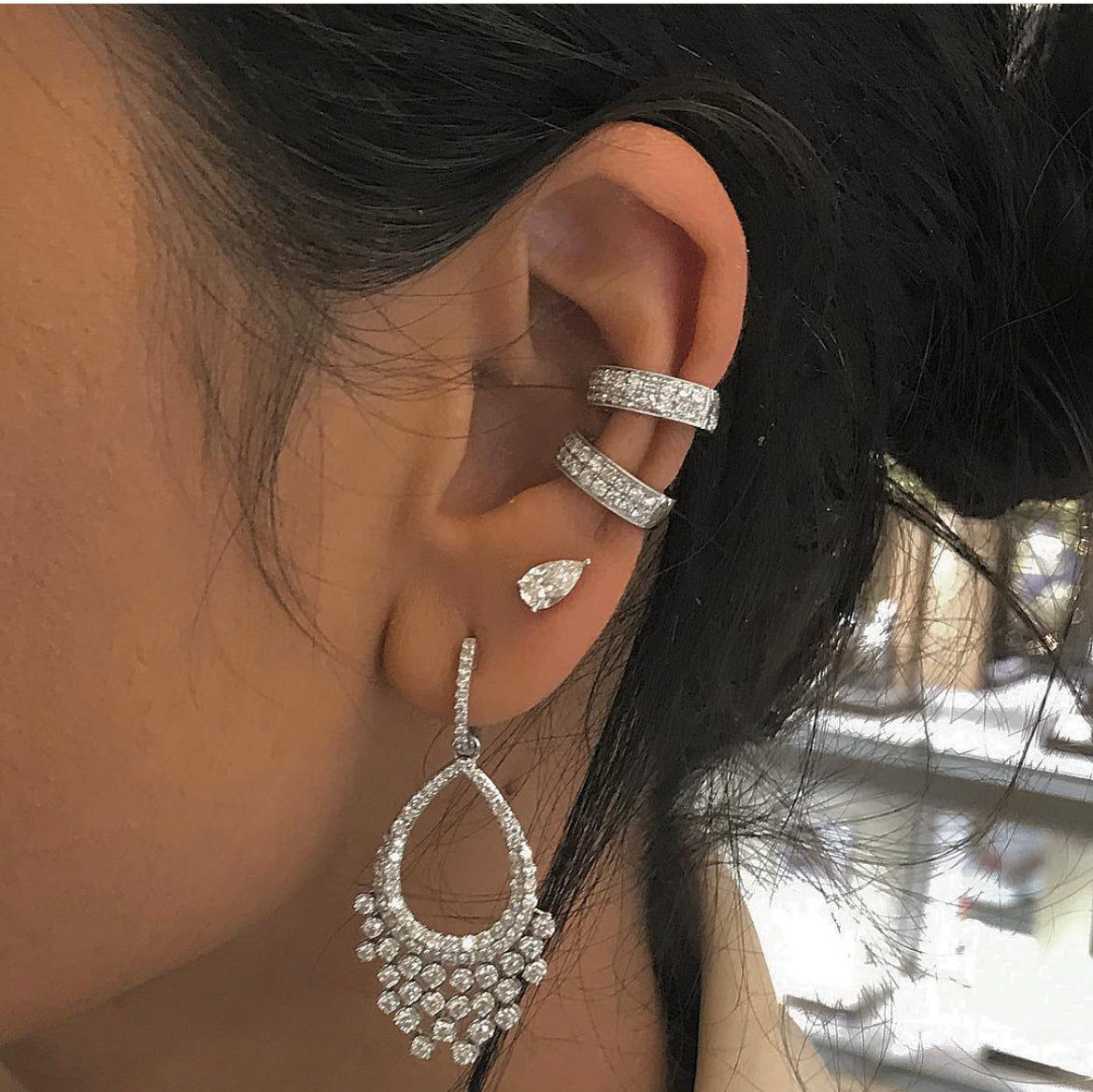 Parallel Medium 18K Gold, Rosegold or Whitegold Ear Cuff w. Diamonds