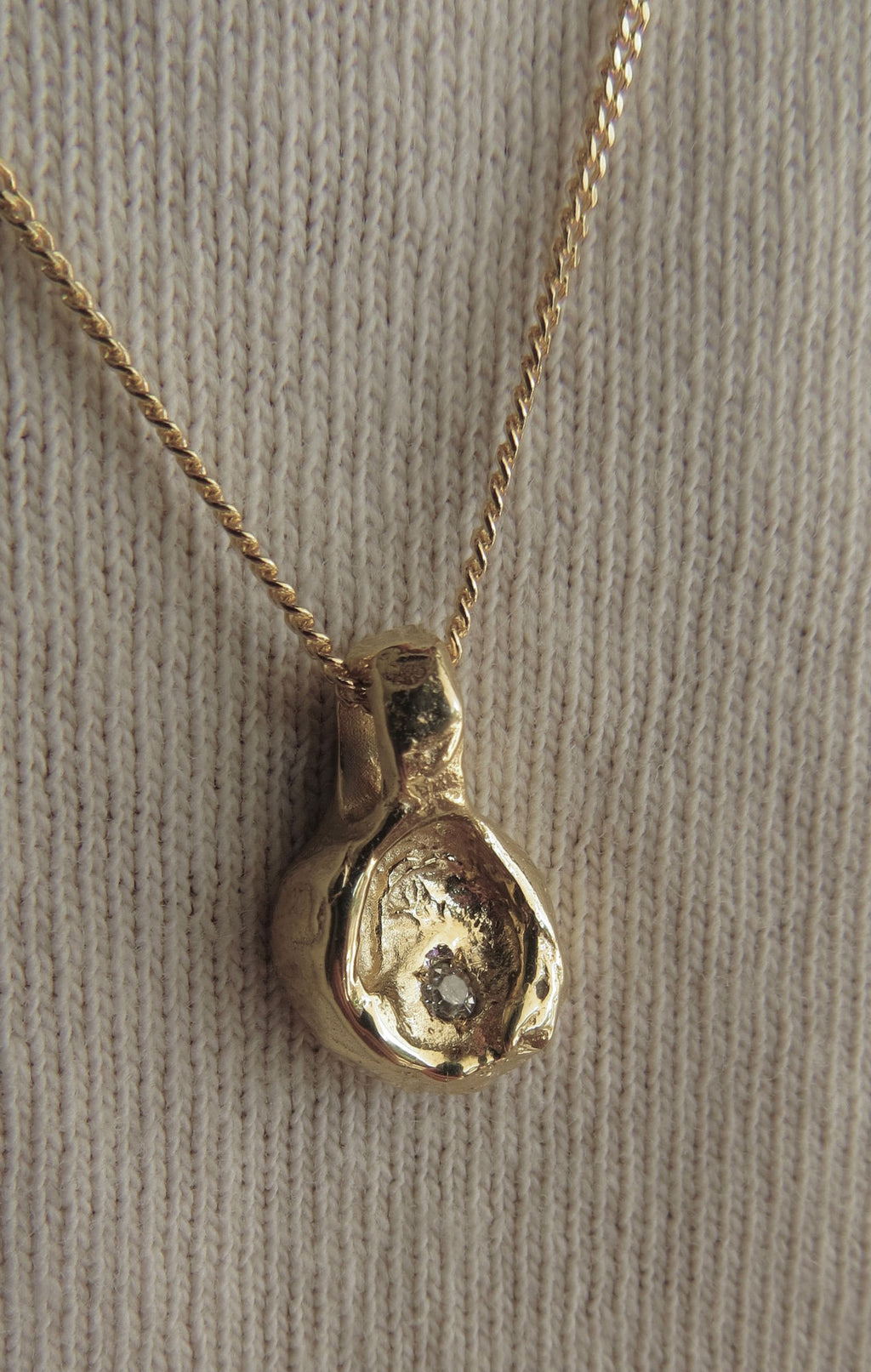 Elin 9K or 18K Gold Necklace w. Diamond