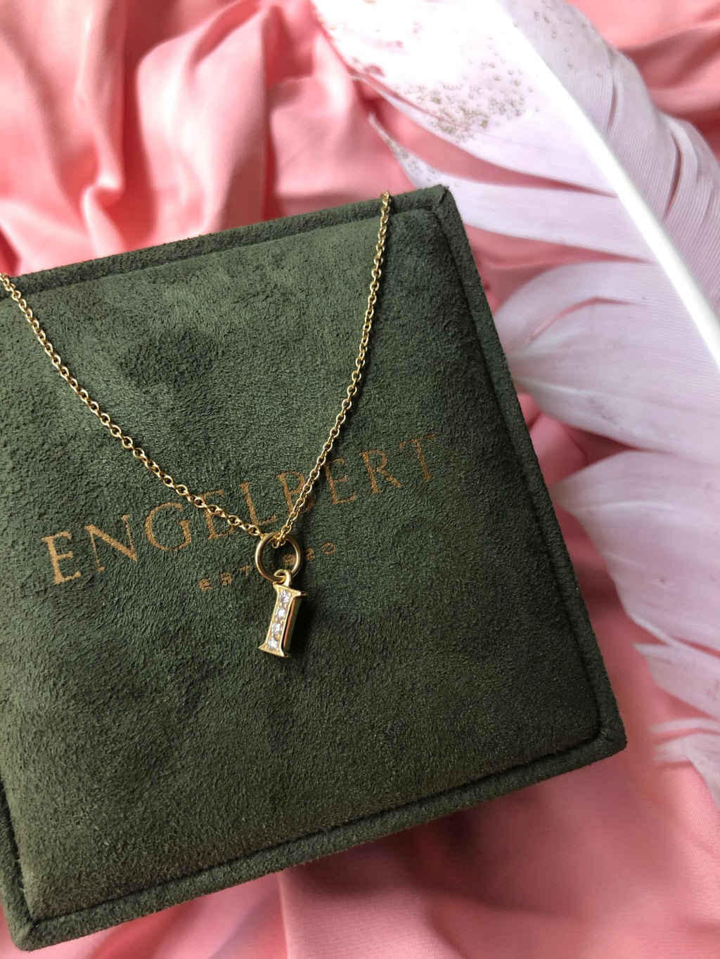 Love Letter D 18K Gold Necklace w. Diamonds