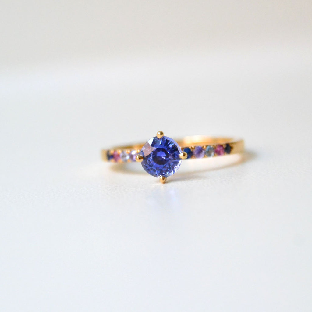 UDSOLGT Monara Nil 18K Guld Ring m. Safirer