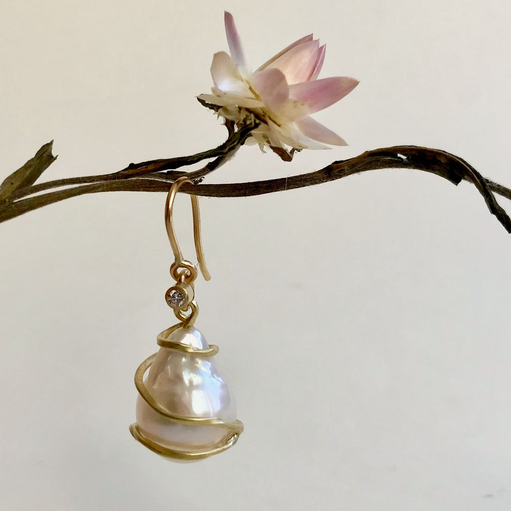 Dressed pearl Earring