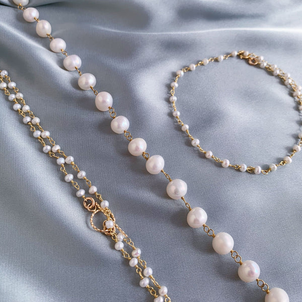 Vergoldete Halskette mit Perlen
