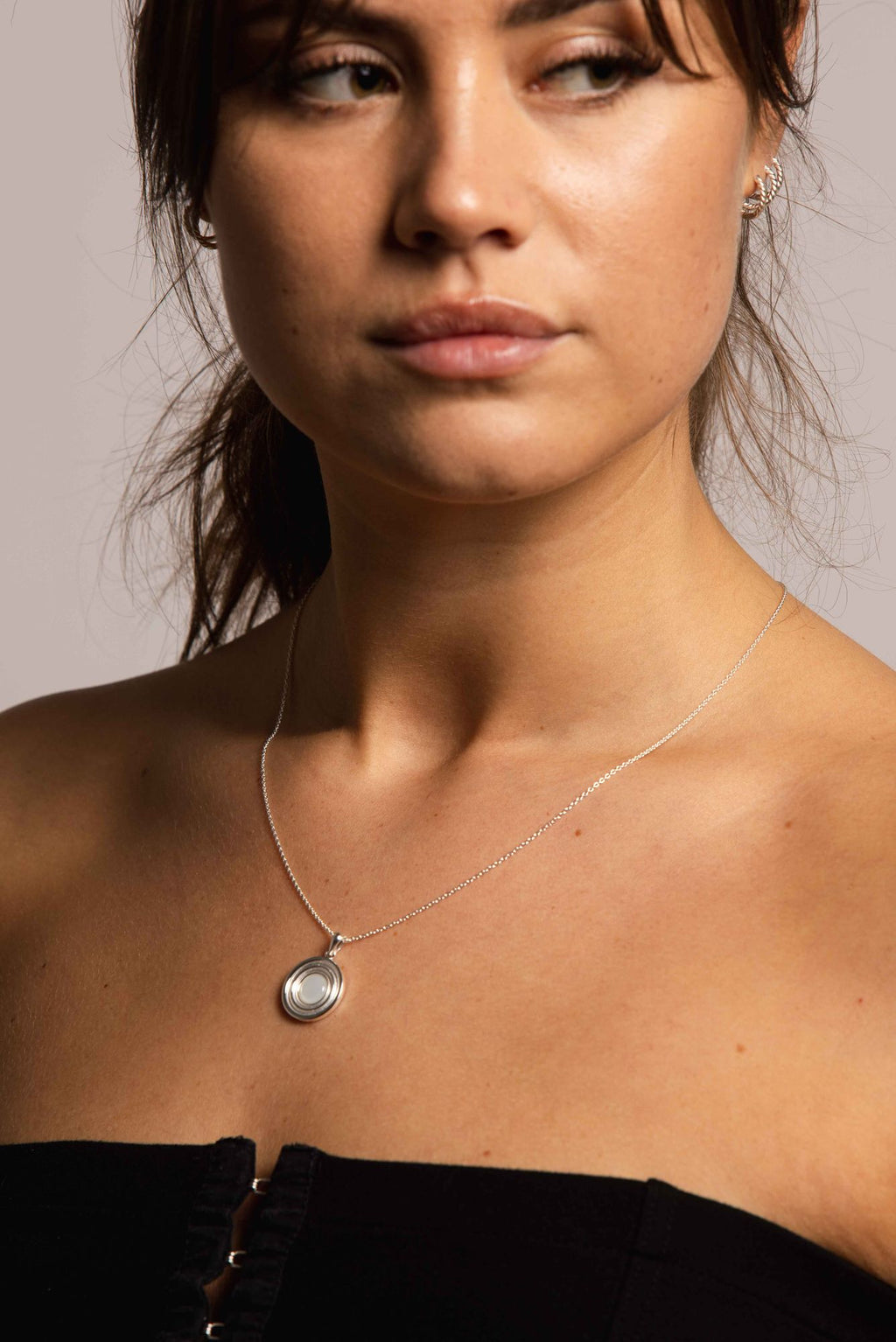IX Anker Silver Pendant w. Moonstone