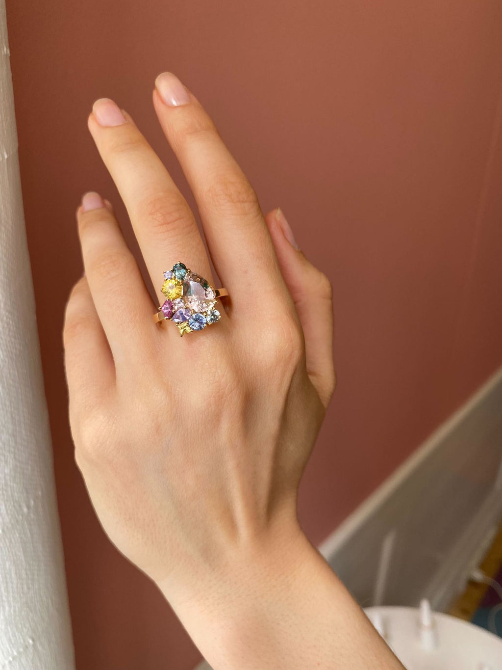 Monara Desi 18K Guld Ring m. Turmalin, Safirer & Tanzanit Sten