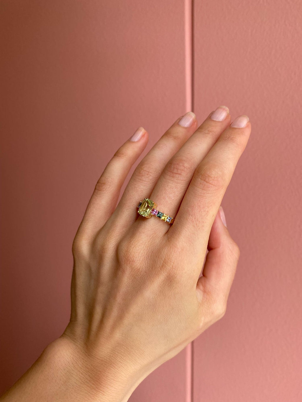 Monara Saka 18K Gold Ring w. Tourmaline & Sapphires