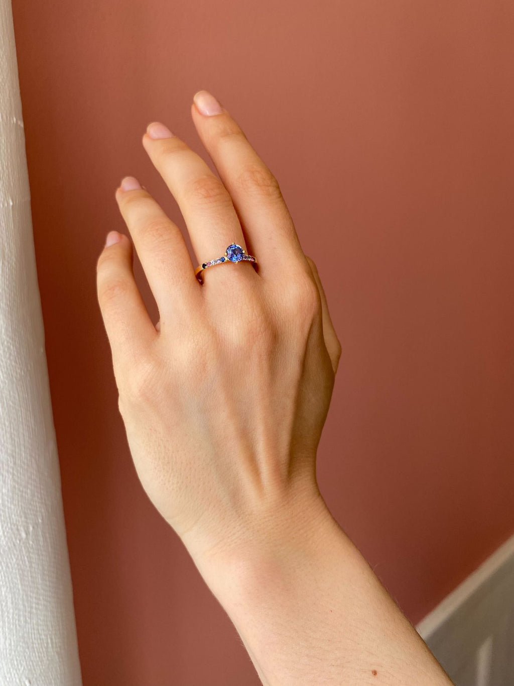 UDSOLGT Monara Nil 18K Guld Ring m. Safirer