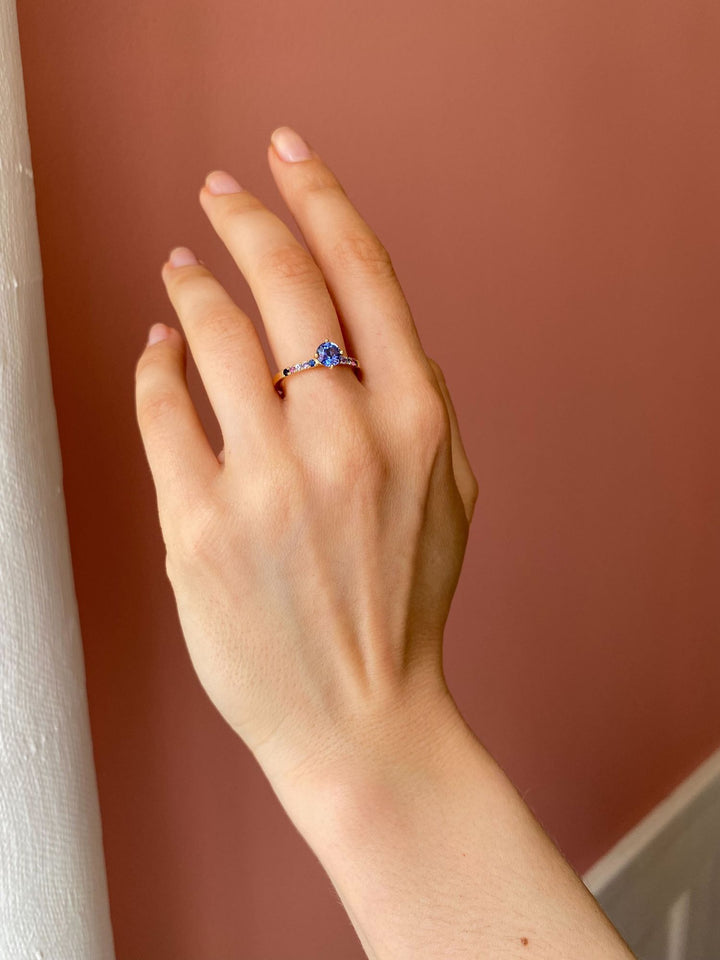 SOLD OUT Monara Nil 18K Gold Ring w. Sapphires